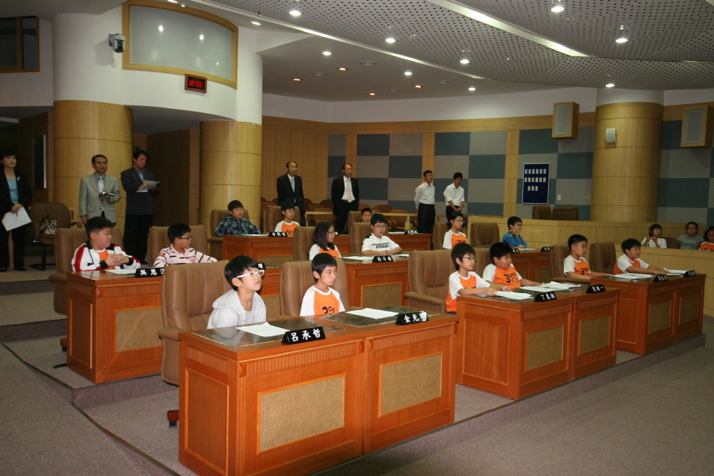 2010년도 우암초등학교(5학년 3반) 청소년 의회교실(8) 이미지