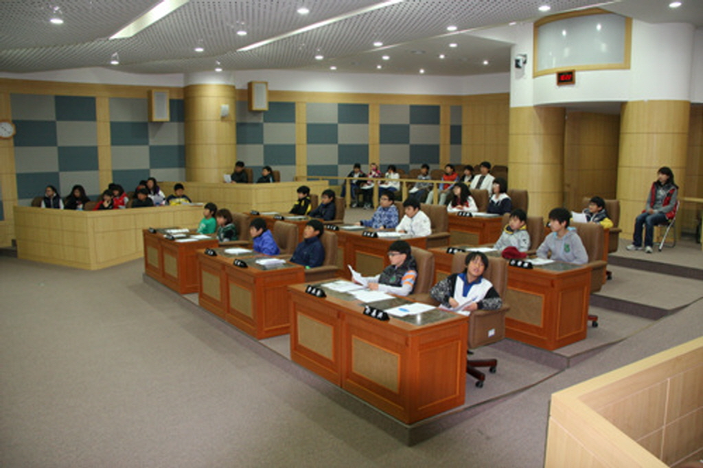 2011년도 청소년(동항초등학교 6학년 5, 7반) 의회교실(4) 이미지