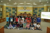 동항초등학교(6학년1반~2반)의회교실(기념촬영) 대표이미지