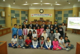 동항초등학교(6학년5반~7반)의회교실(기념촬영) 대표이미지